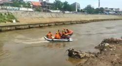 ABG Hilang di Kali Ciliwung Ditemukan Tewas Tersangkut Sampah 