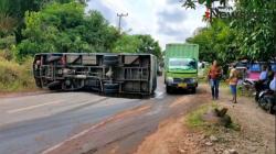 Video Bus Jurusan Palembang-Pagar Alam Terbalik di Muara Enim Sumsel, Puluhan Penumpang Terluka