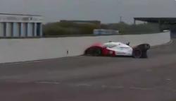 Dijajal di Sirkuit, Baru Start Mobil Balap Otonom Ini Malah Tabrak Dinding