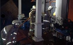 Kebakaran di Pasar Rebo, Satu Rumah Warga Hangus Dilalap Api<