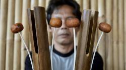 Penjualan Alat Musik Celentung Khas Selaawi Garut Tembus Pasar Mancanegara