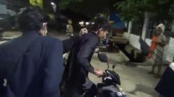 Gagal Sembunyi, Maling Helm di Makassar Babak Belur Diamuk Massa