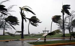 BMKG Peringatkan Potensi Cuaca Ekstrem Landa Jabar 3 Hari ke Depan<