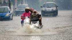 Drainase Buruk, Kawasan Kelapa Dua Tangerang Tergenang Air 60 Cm