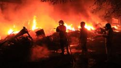 82 Lapak Pedagang Pasar Loak Karang Ketug Pasuruan Ludes Terbakar