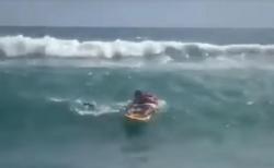 Hendak Ceburkan Diri ke Laut, Perempuan Muda di Bali Diselamatkan Penjaga Pantai