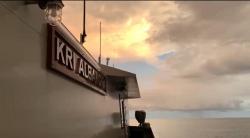 KRI Albakora-867 Evakuasi KM Sumber Raya 04 di Pulau Obi Halmahera