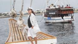 Menikmati Laut Jakarta Naik Kapal Pinisi