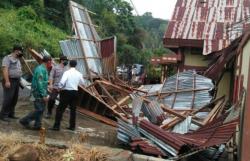 Puting Beliung Terjang Minahasa, Pastori Gereja dan Rumah Warga Rusak