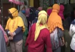 Video Warga Sumut Protes Kartu Keluarga Sejahtera Ditarik Kecamatan