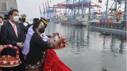 Puan Maharani Jadi Inspektur Upacara Hari Pahlawan di Atas KRI Semarang<