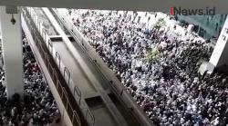 Video Jadwal Penerbangan di Bandara Soetta Tertunda hingga 1,5 Jam Imbas Massa FPI