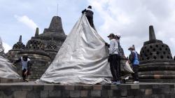 Stupa Candi Borobudur Ditutup, Antisipasi Hujan Abu Vulkanik Gunung Merapi