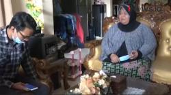 Video Ibu Rumah Tangga di Padang Dihipnotis Satgas Covid-19 Gadungan, Gelang Emas Rp50 Juta Raib<