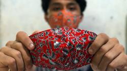 Pembuatan Masker Kain Motif Batik