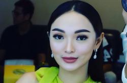 Zaskia Gotik Ungkap Pengalaman Pertama Beri ASI, Netizen Komentari Anak: Tangan Babynya Gede Ya