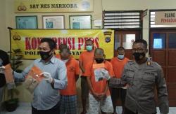 Edarkan Ganja di Kalangan Mahasiswa, 2 Pemuda Diamankan Polisi