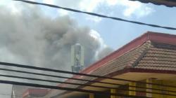 Pasar Weleri Kebakaran, Pedagang Panik Kepulan Asap Sempat Kembali Muncul di Lantai 2