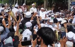 Kaleidoskop 2020: Kerumunan Massa Sang Habib di Megamendung Guncang Jawa Barat<