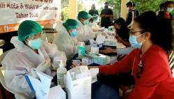 Petugas KPPS di Denpasar Rapid Test, 10 Persen Reaktif Covid-19<
