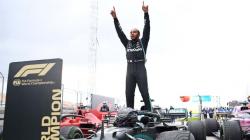Foto Lewis Hamilton Juara Dunia Formula 1 2020
