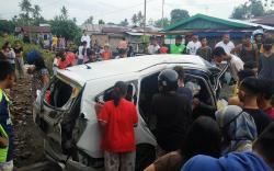 Kereta Api Tabrak Mobil di Padang, Saksi: Saya Menggigil Lihat Penumpang Kepalanya Nongol