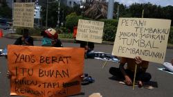 Aksi Damai Petani Tembakau Menolak Kenaikan Cukai Rokok