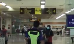 Video Pria Coba Bunuh Diri di Bandara Sultan Hasanuddin Makassar