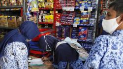 Dinkes Kota Solo Razia Makanan Kedaluwarsa dan Tidak Layak Konsumsi