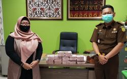 Kejari Bogor Serahkan Uang Negara Rp1,5 Miliar Lebih dari Terpidana Kasus Korupsi<