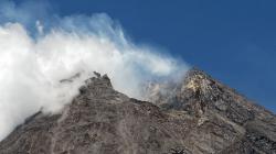 Suara Guguran di Merapi Terdengar 2 Kali