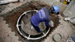 Proses Pembuatan Sumur Resapan Dangkal Sebanyak 120 Titik