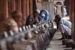 Niat Wudhu Beserta Tata Caranya Lengkap dengan Doa<