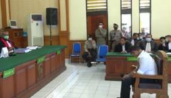 Divonis 1 Tahun 2 Bulan Penjara, Jerinx Tertunduk Lemas