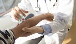 Moskow Mulai Program Vaksinasi Massal Atasi Covid-19, Jadi yang Pertama di Dunia 