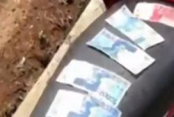 Video Warga di Batang Geger dengan Banjir Uang Rp100.000 dan 50.000 di Saluran Irigasi