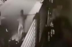 Video Aksi Begal di Bekasi Terekam CCTV, Pelaku Diduga Masih Remaja<