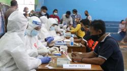 Lacak Kasus Covid-19, Warga Tebet Rapid Test Massal