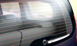 Mengenal Garis-Garis Defogger pada Kaca Mobil, Ini Fungsinya