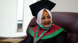 Chamimmah, Adik Kandung Wapres ke-6 Try Sutrisno Lulus S1 di Usia 78 Tahun