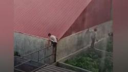 Aksi Pencurian dalam Rumah Mewah di Medan Direkam Warga, Pelaku Bersenjata Pisau<