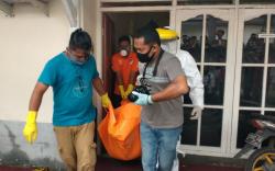 Perempuan Muda yang Pendiam Tewas Membusuk di Kamar Kos 