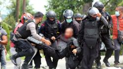 Unjuk Rasa Berlangsung Ricuh di Sorong, 4 Polisi Terluka