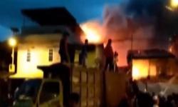 Video 9 Rumah Terbakar di Palembang Diduga Korsleting Listrik