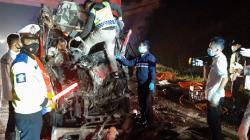 Selain Penumpang, Elf yang Tabrak Truk di Tol Cipali Juga Angkut Motor<