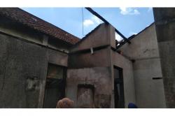 Gara-Gara Lilin, Rumah Warga Kraton,Yogyakarta Terbakar