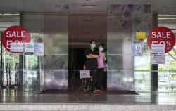 Penampakan Golden Truly Gunung Sahari Tutup