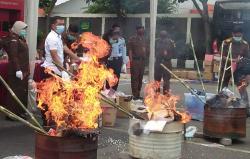 Kejari Sleman Musnahkan Mesin Pengganda Uang Palsu