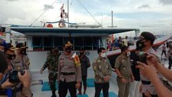 Pengiriman Logistik Pilkada Pangkep Dikirim Awal dengan Kapal Nelayan