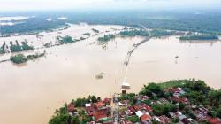 Penampakan dari Udara Sungai Klawing Meluap, Jalur Banyumas-Purbalingga Putus